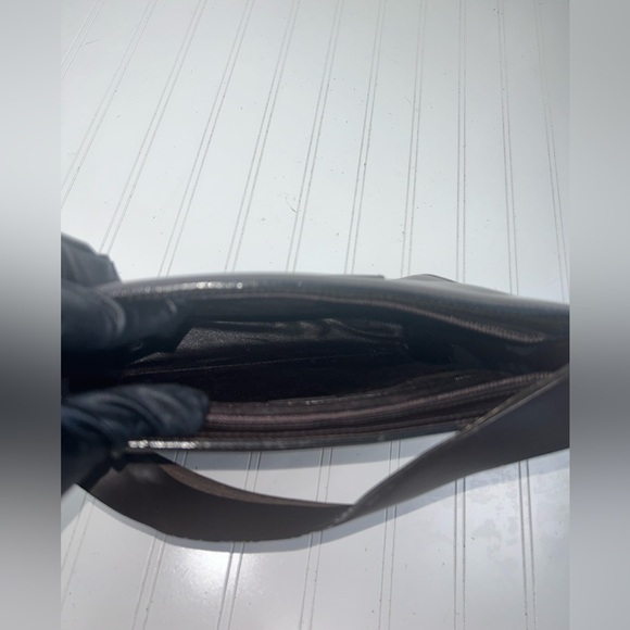 Gucci Black Leather Shoulder Bag - Picture 7 of 13
